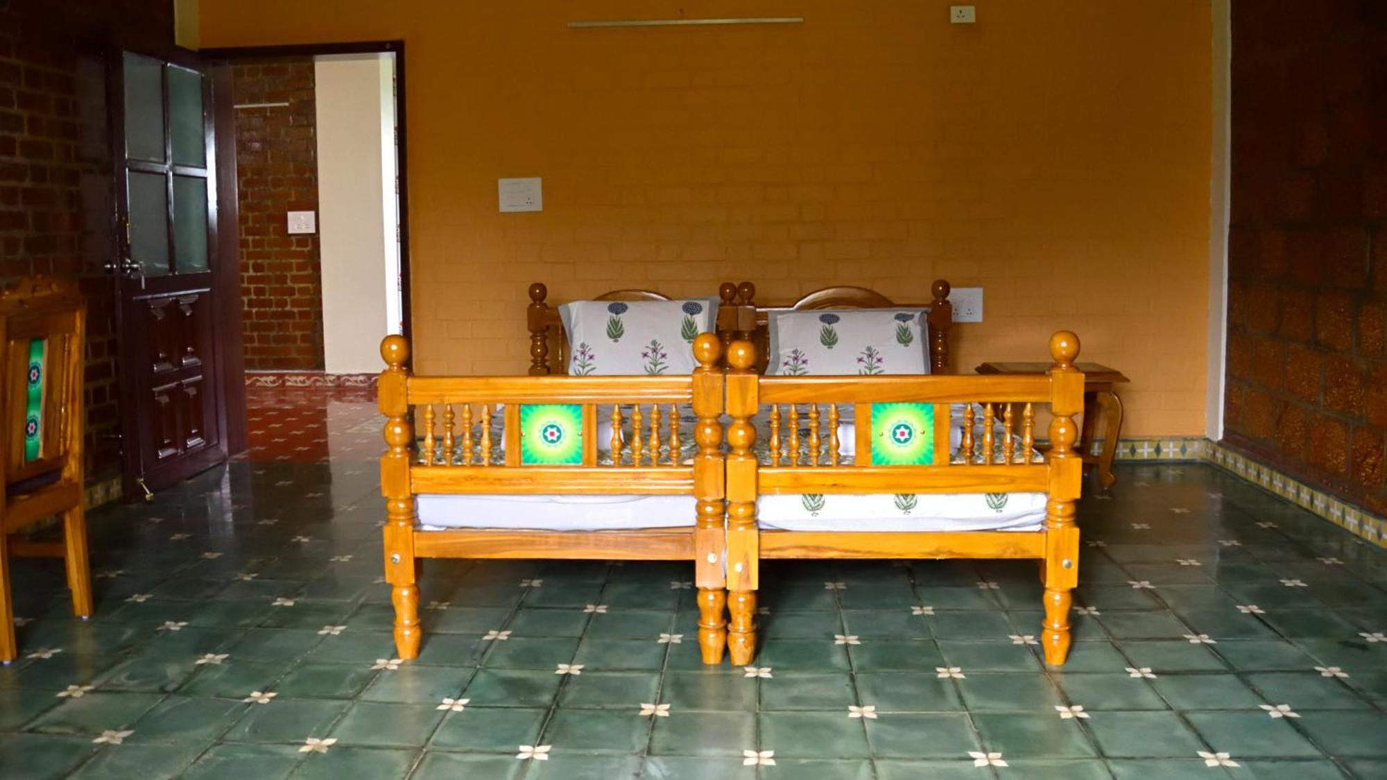 Lakshmi Illam Near Isha Yoga Adiyogi Apartment Alandurai Ngoại thất bức ảnh